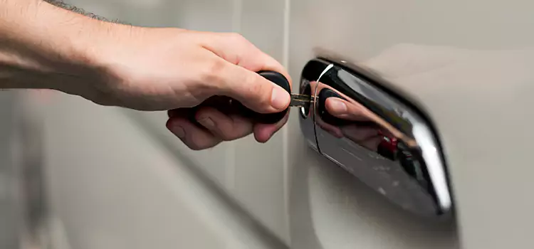 Why Choose Our Auto Locksmith Team in Peoria, IL?
